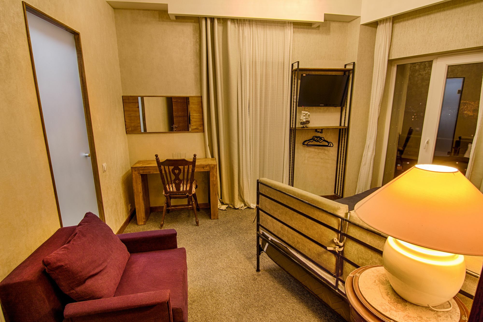 Hotel Salve Тбилиси Екстериор снимка