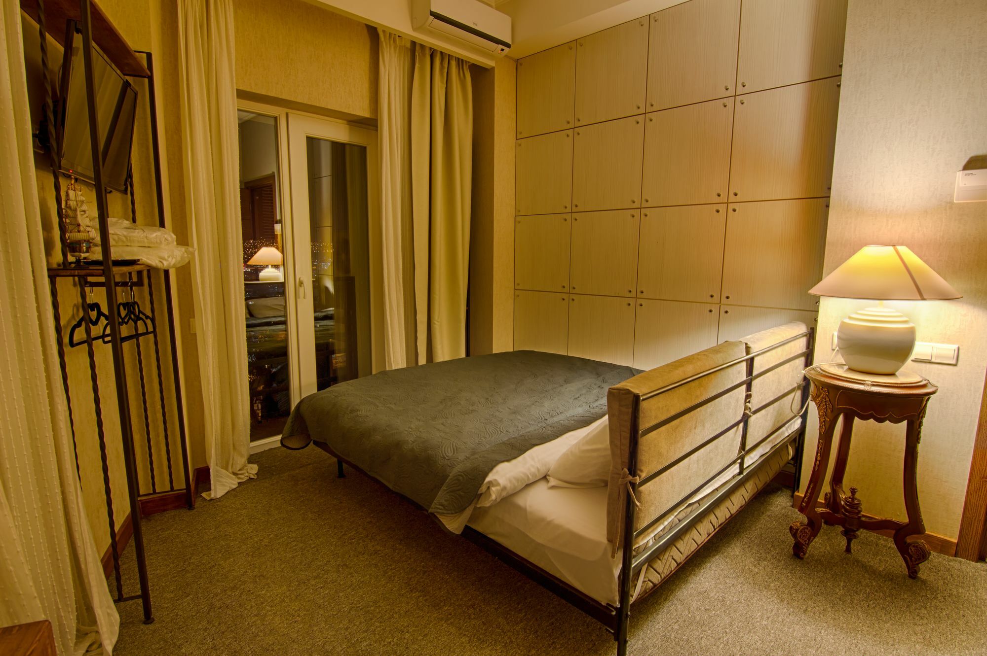 Hotel Salve Тбилиси Екстериор снимка