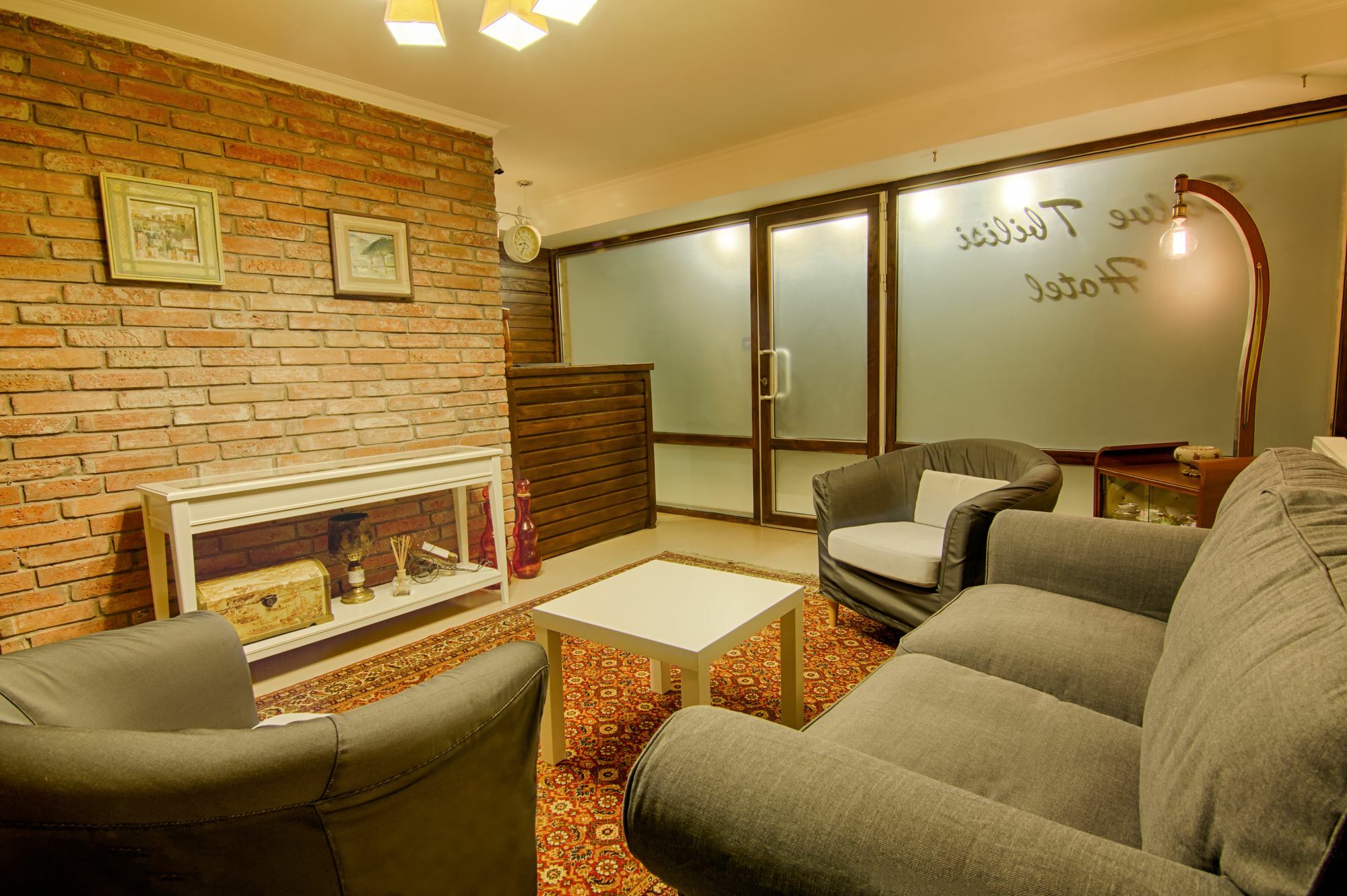 Hotel Salve Тбилиси Екстериор снимка